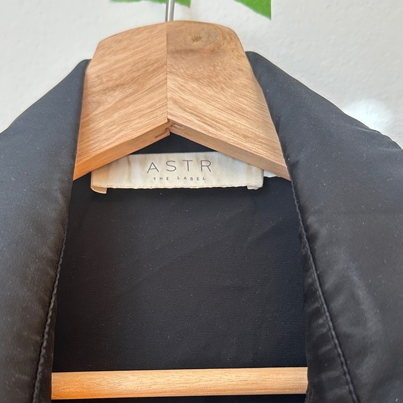 Astr Black Collared Satin Shoulder Pad Shirt - Picture 2 of 3